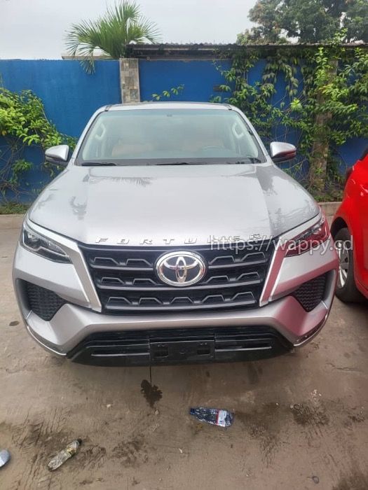 Toyota Fortuner 2022