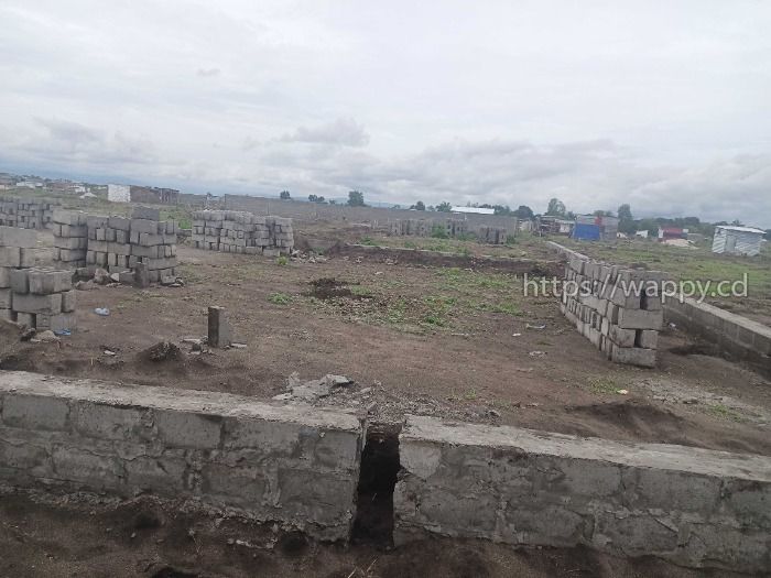 Plusieurs Terrains à bibwa commune de la nsele