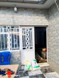 Parcelle avec une grande maison à selembao
