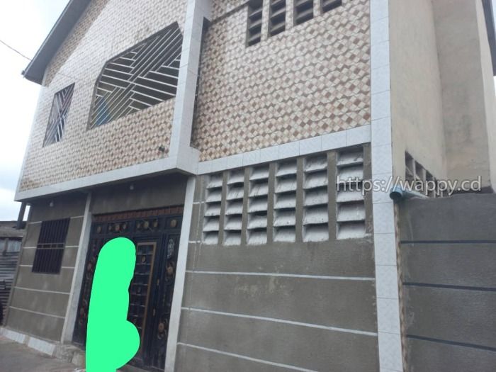 Parcelle de type locataires avec une maison R+1