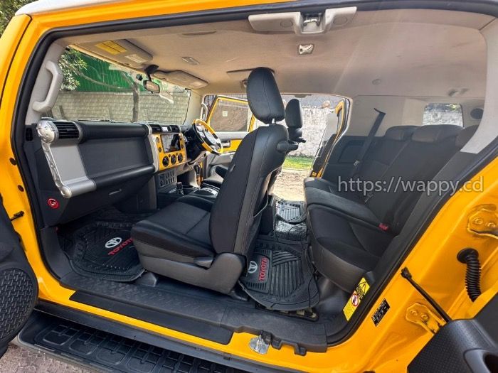 Toyota land cruiser FJ